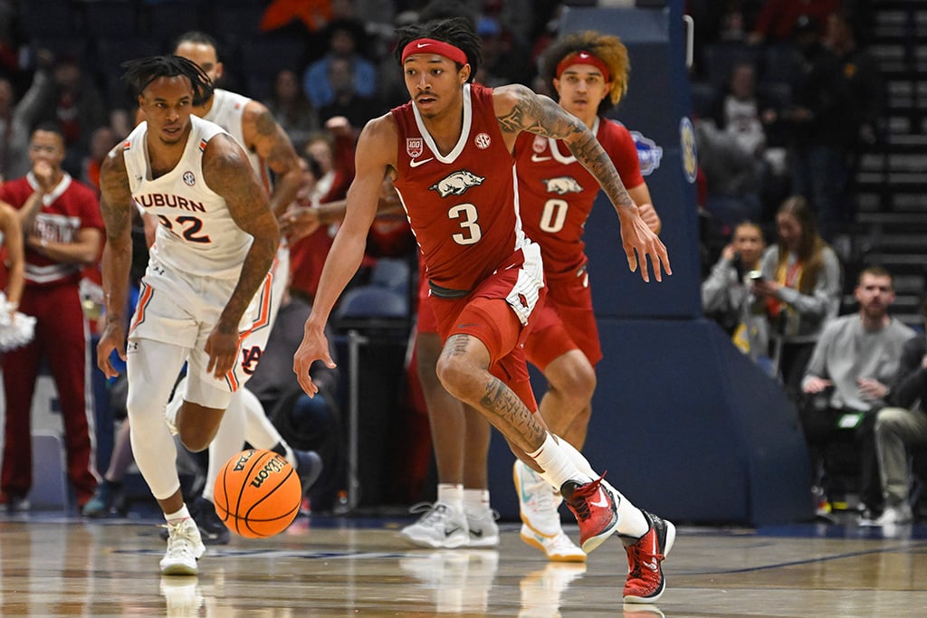 Smith’s clutch jumper sets up showdown with Aggies